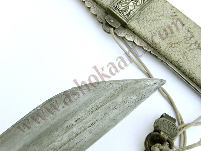 Very nice Chinese Dao sword with pierced mounts and watered engraved blade Qing
