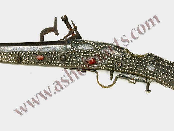 Rare Silver and Niello decorated Fine Moroccan musket with inlaid stones